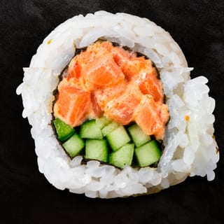Spicy Salmon Roll*