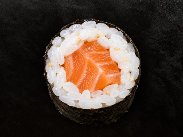 Salmon Roll*.