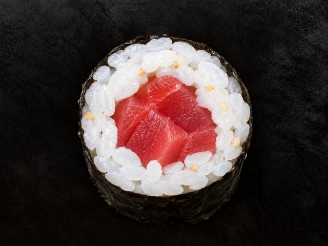 Tuna Roll*.